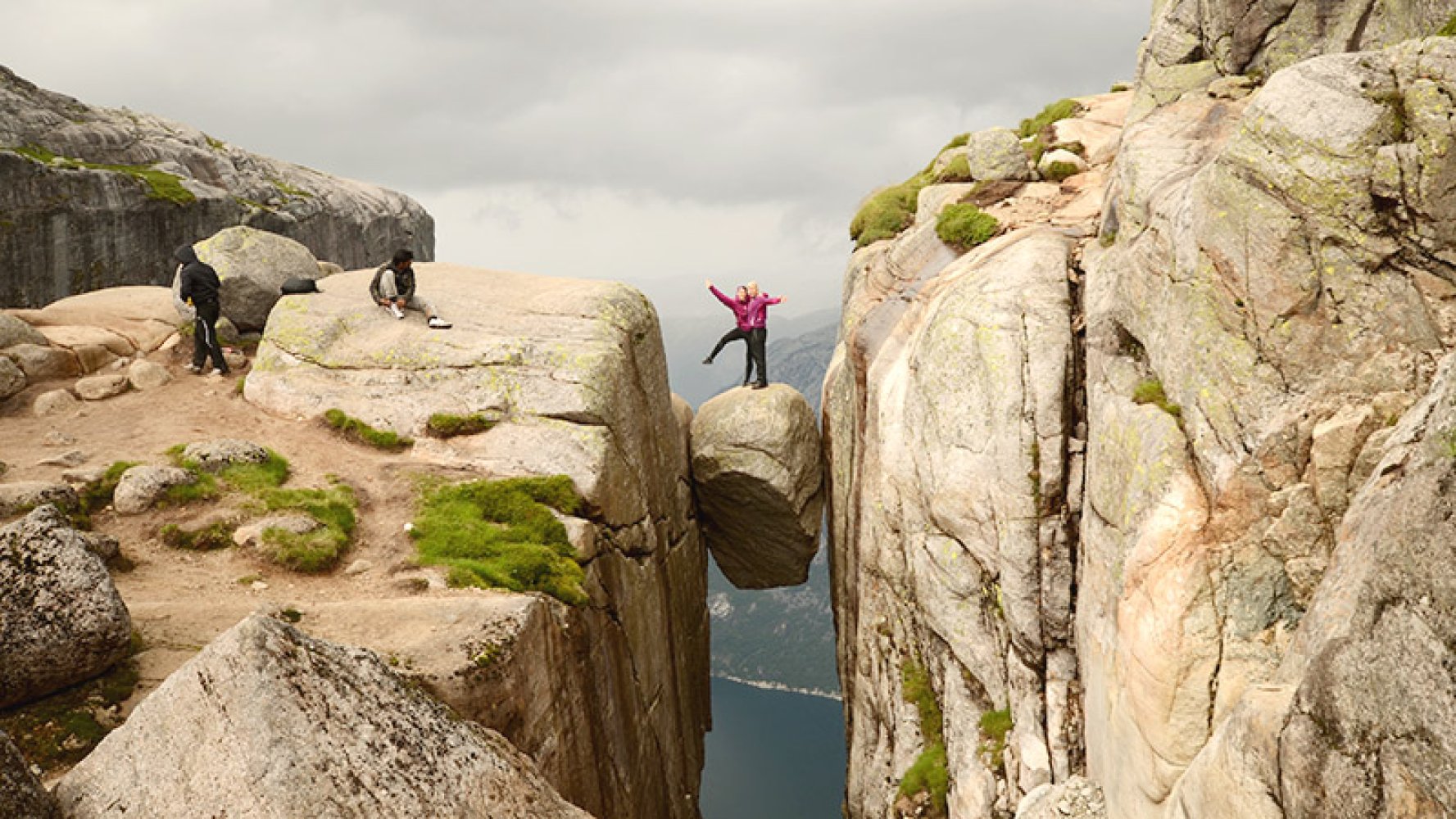 Kjerag fjellplatå på sydsiden av Lysefjorden