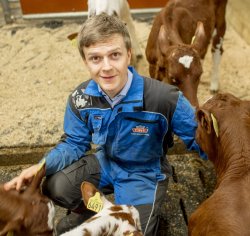 Veterinær i Tine, Gunnar Dalen. Foto: Bo Mathisen. 