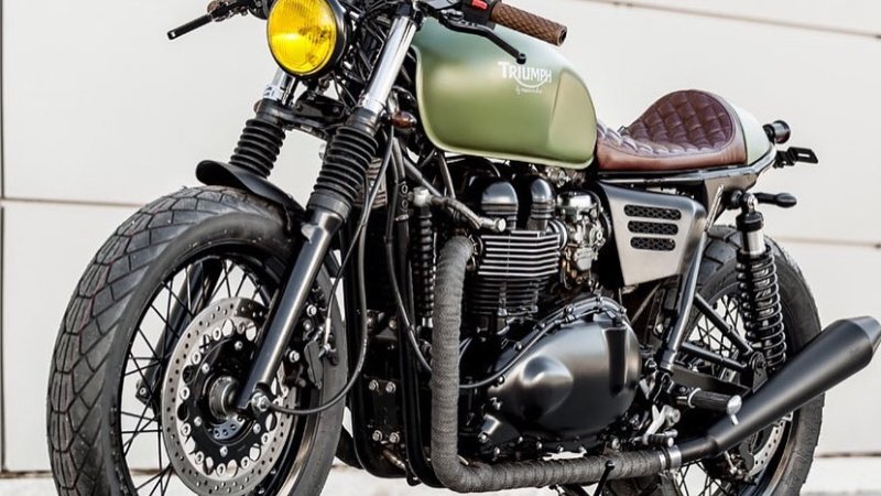 En Grønn Triumph Thruxton. Foto: Maccomotors